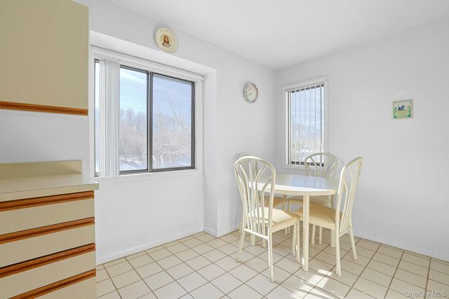 2 Linda Court, Nanuet, NY 10954