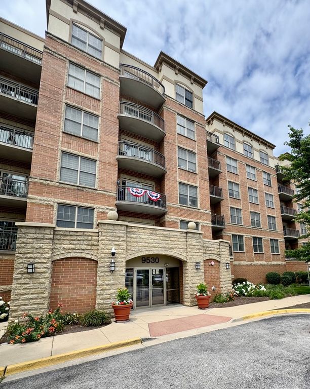 9530 Cook Avenue 305, Oak Lawn, IL 60453