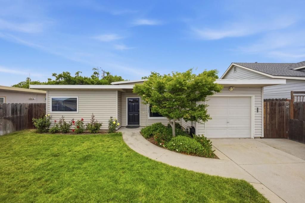 Image 1 of property listing at 1425 Royal Avenue, San Mateo, CA 94401