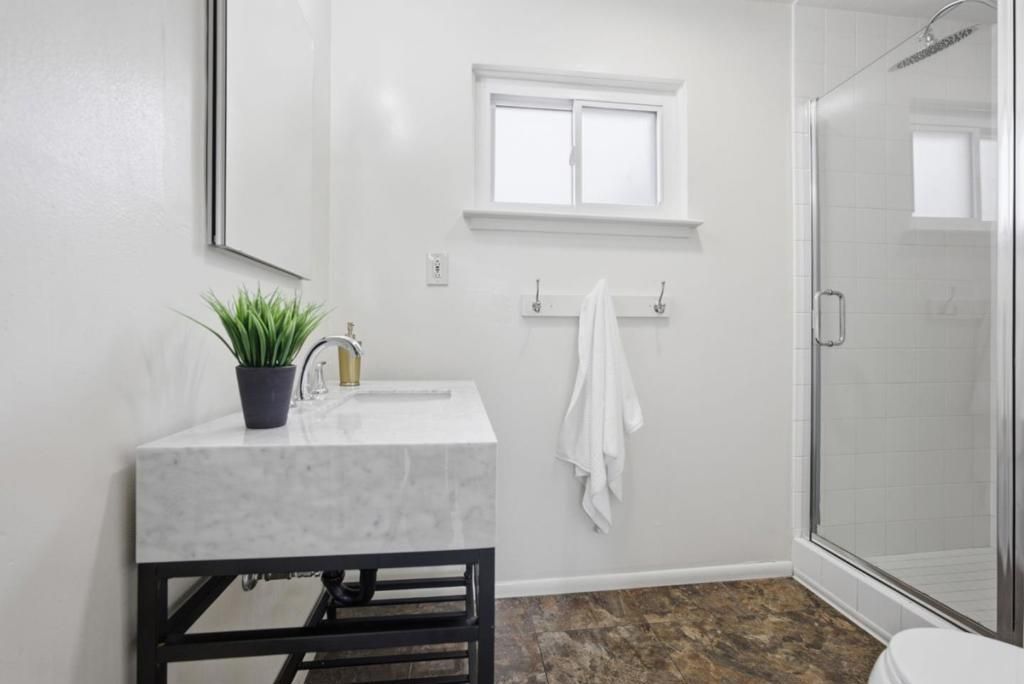Image 14 of property listing at 1425 Royal Avenue, San Mateo, CA 94401