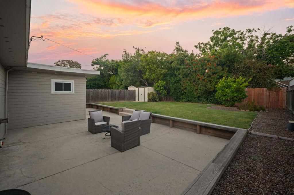 Image 22 of property listing at 1425 Royal Avenue, San Mateo, CA 94401