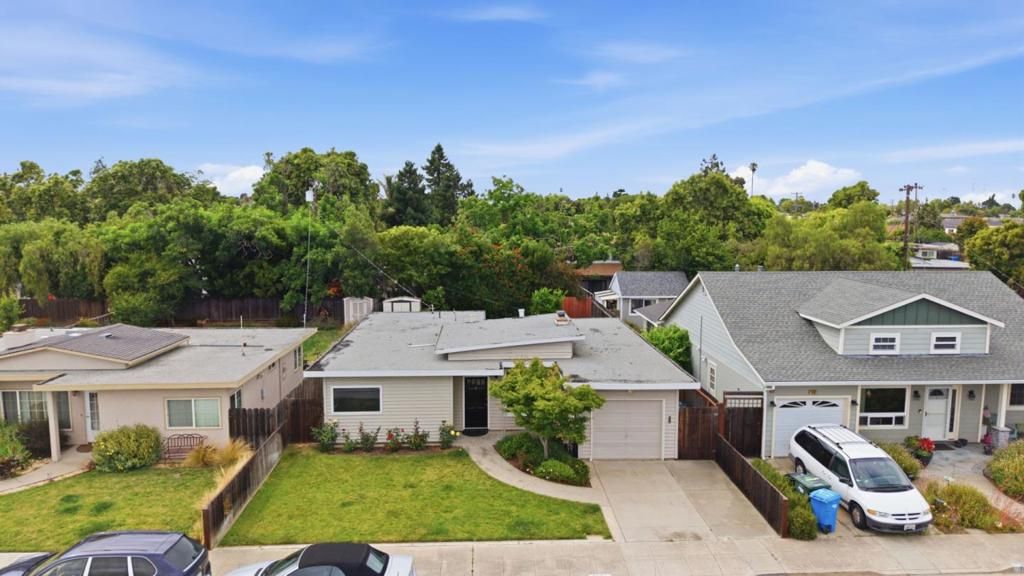 Image 26 of property listing at 1425 Royal Avenue, San Mateo, CA 94401