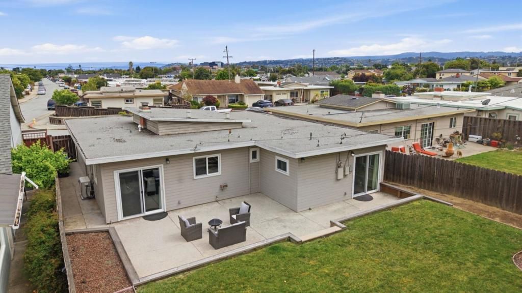 Image 27 of property listing at 1425 Royal Avenue, San Mateo, CA 94401