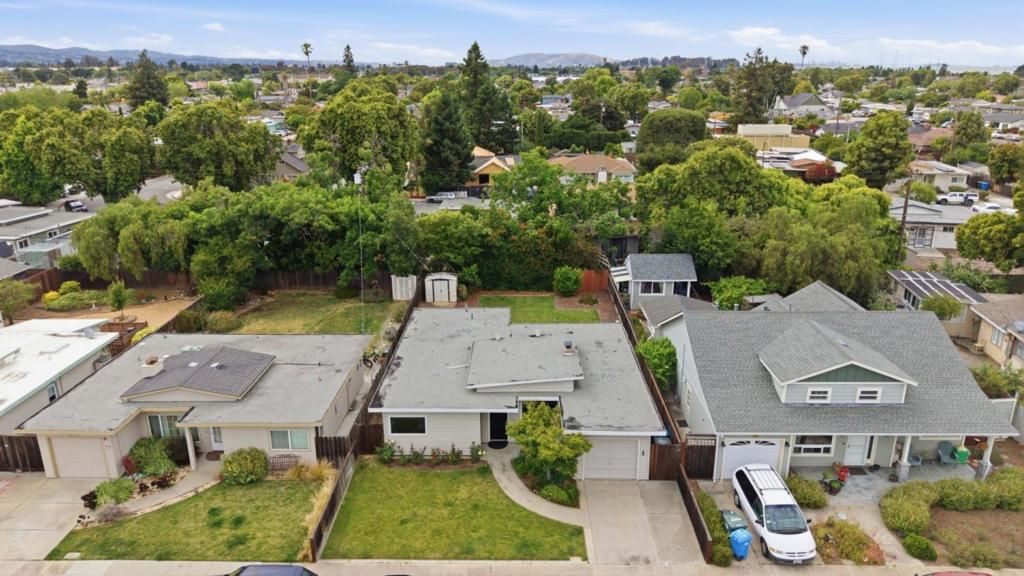 Image 28 of property listing at 1425 Royal Avenue, San Mateo, CA 94401