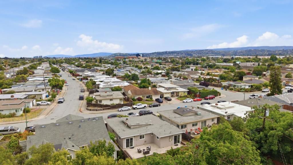 Image 30 of property listing at 1425 Royal Avenue, San Mateo, CA 94401