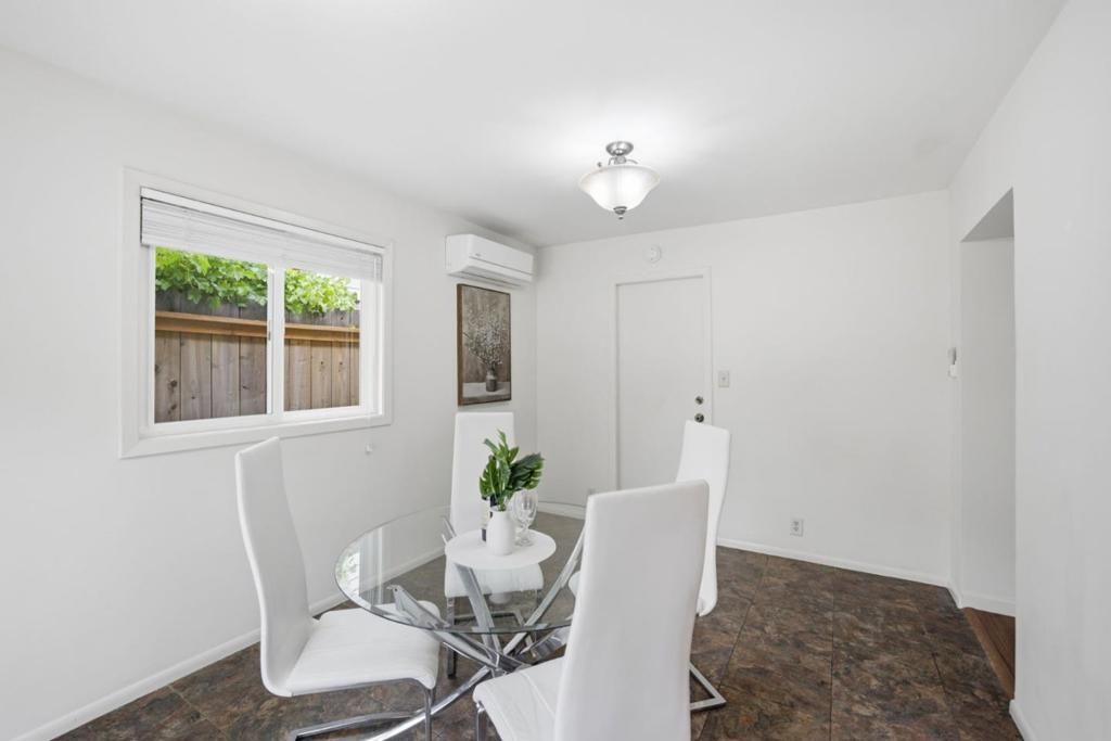 Image 8 of property listing at 1425 Royal Avenue, San Mateo, CA 94401