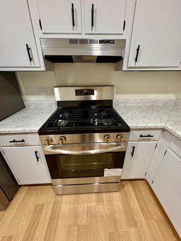 1557 Jill Court 104, Glendale Heights, IL 60139