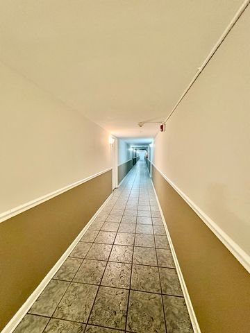 1557 Jill Court 104, Glendale Heights, IL 60139