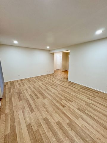 1557 Jill Court 104, Glendale Heights, IL 60139