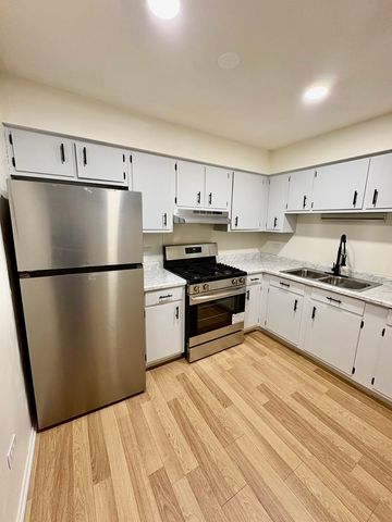 1557 Jill Court 104, Glendale Heights, IL 60139