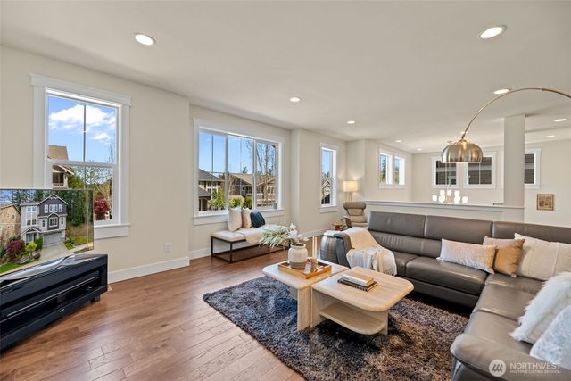 23331 SE 4th Place, Sammamish, WA 98074