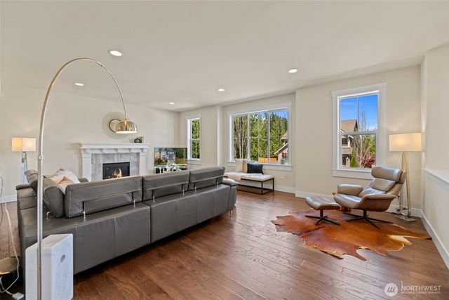 23331 SE 4th Place, Sammamish, WA 98074