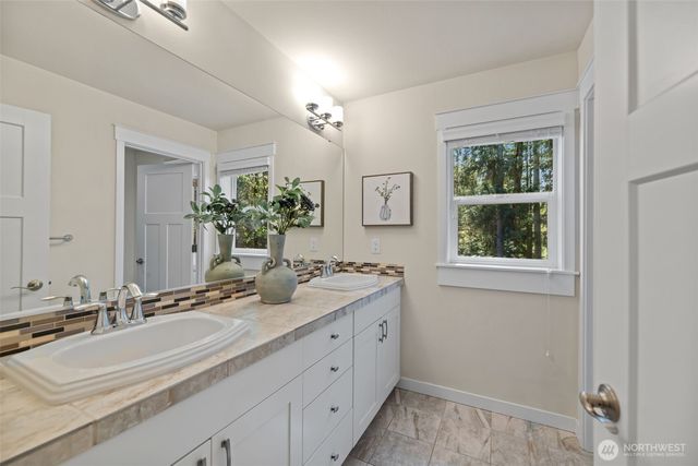 23331 SE 4th Place, Sammamish, WA 98074