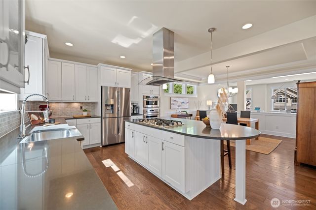 23331 SE 4th Place, Sammamish, WA 98074