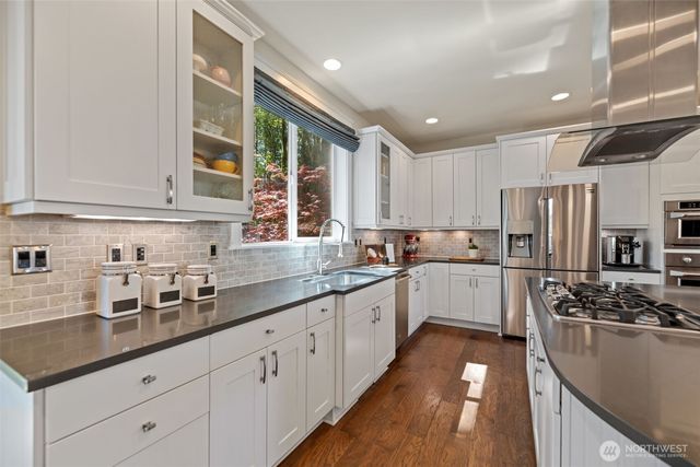 23331 SE 4th Place, Sammamish, WA 98074