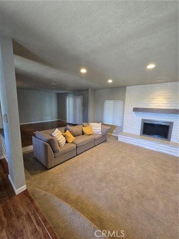 2059 Summit Drive, Escondido, CA 92025