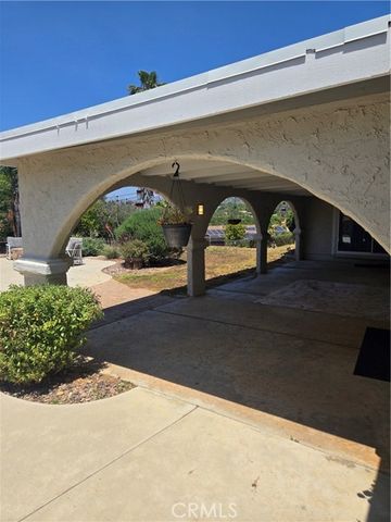 2059 Summit Drive, Escondido, CA 92025