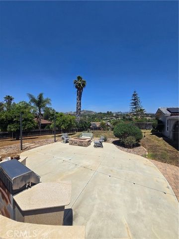 2059 Summit Drive, Escondido, CA 92025