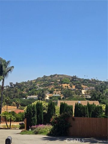 2059 Summit Drive, Escondido, CA 92025