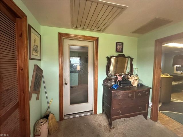 227 Little Farms AVE, Hampton, VA 23661