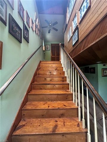 227 Little Farms AVE, Hampton, VA 23661
