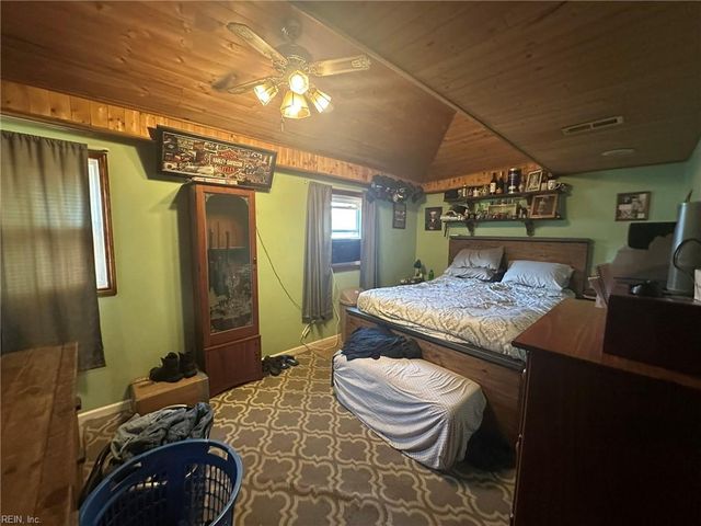 227 Little Farms AVE, Hampton, VA 23661
