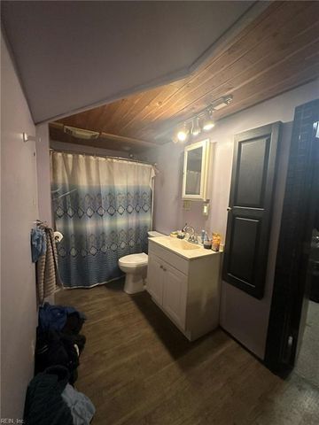 227 Little Farms AVE, Hampton, VA 23661