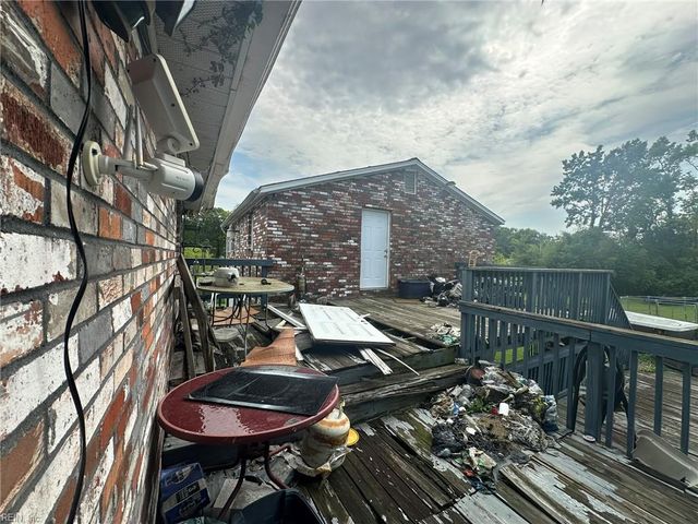 227 Little Farms AVE, Hampton, VA 23661