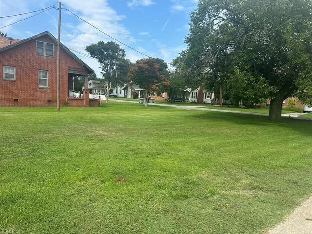 227 Little Farms AVE, Hampton, VA 23661