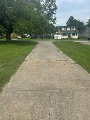 227 Little Farms AVE, Hampton, VA 23661