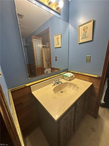 227 Little Farms AVE, Hampton, VA 23661