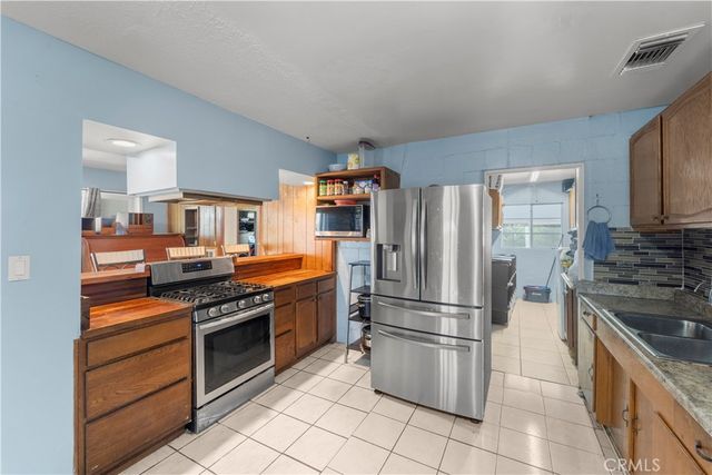 36769 Richards, Barstow, CA 92311