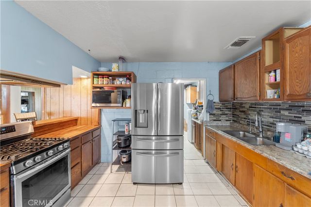 36769 Richards, Barstow, CA 92311