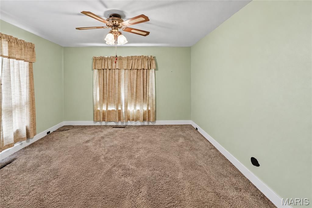 Image 11 of property listing at 202 W Prairie Street, Staunton, IL 62088