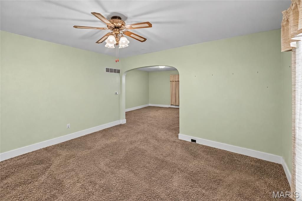 Image 12 of property listing at 202 W Prairie Street, Staunton, IL 62088