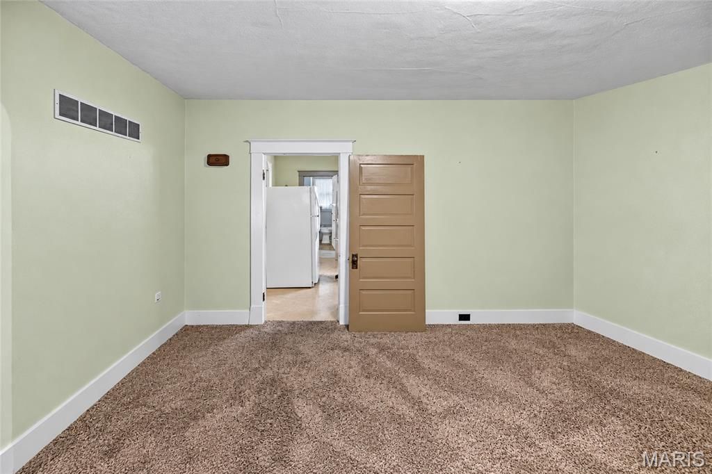 Image 14 of property listing at 202 W Prairie Street, Staunton, IL 62088