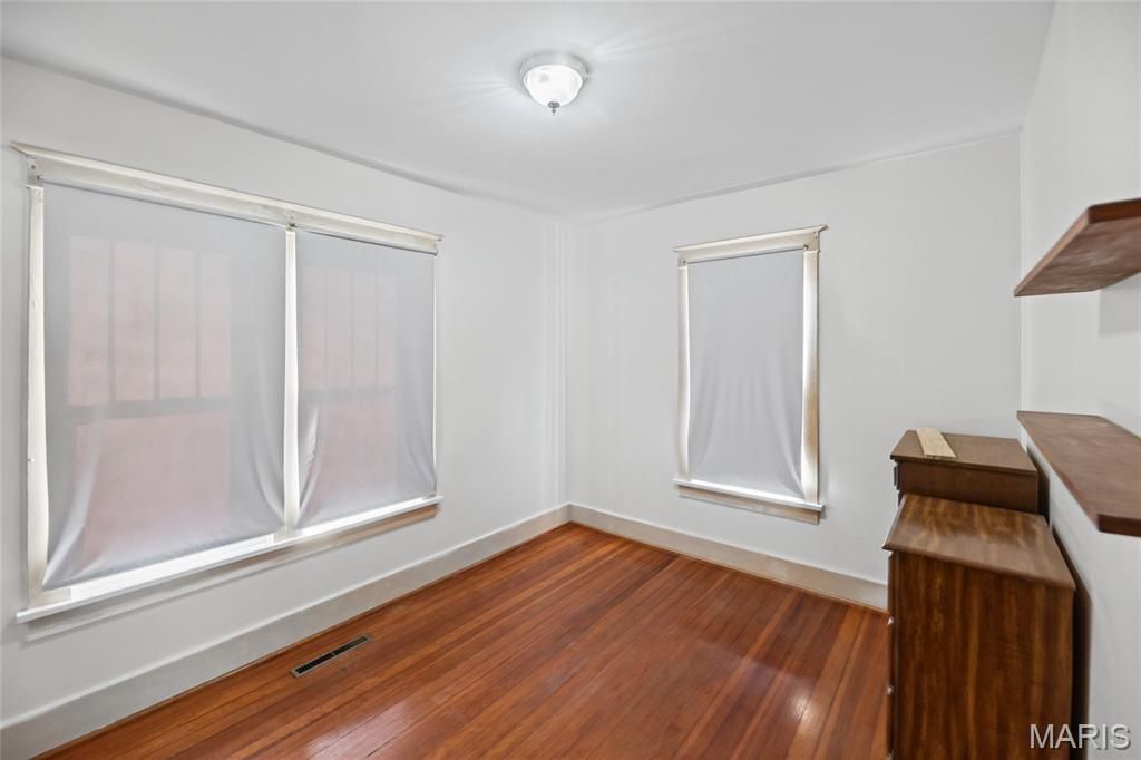 Image 19 of property listing at 202 W Prairie Street, Staunton, IL 62088
