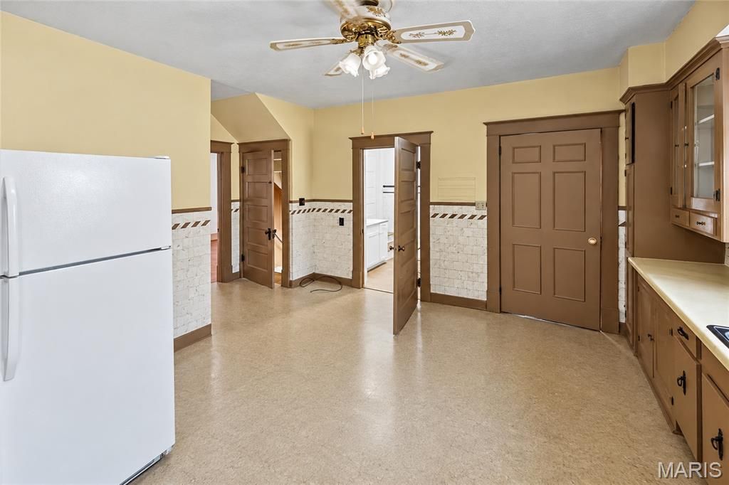 Image 22 of property listing at 202 W Prairie Street, Staunton, IL 62088