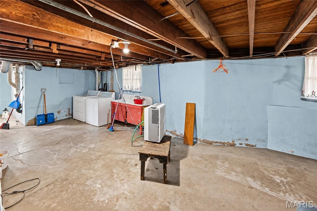 Image 26 of property listing at 202 W Prairie Street, Staunton, IL 62088