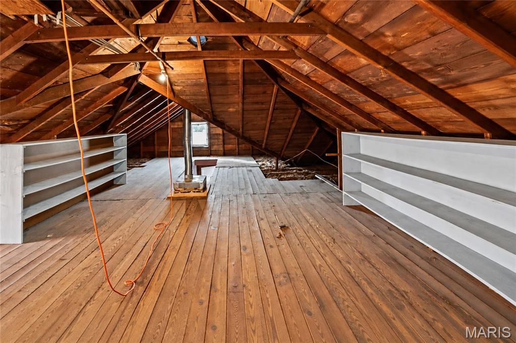 Image 32 of property listing at 202 W Prairie Street, Staunton, IL 62088