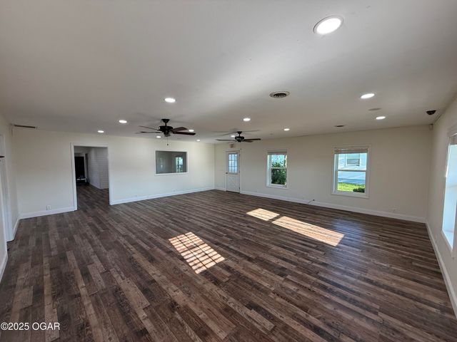 5112 N Main Street, Joplin, MO 64801