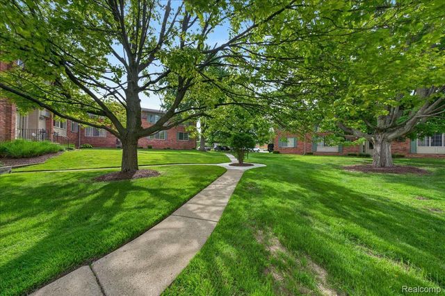 454 Romeo Road 226, Rochester, MI 48307