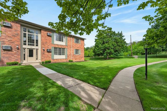 454 Romeo Road 226, Rochester, MI 48307