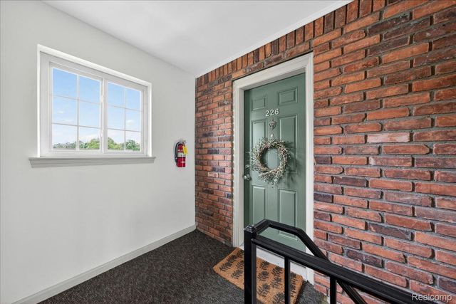 454 Romeo Road 226, Rochester, MI 48307