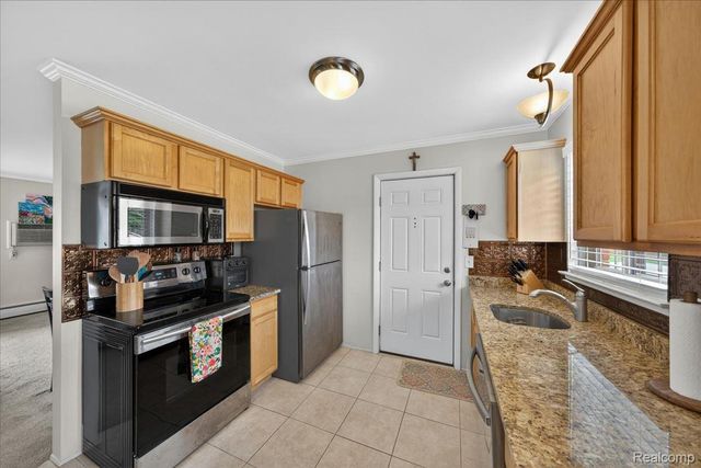 454 Romeo Road 226, Rochester, MI 48307