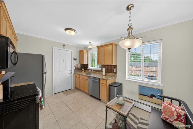 454 Romeo Road 226, Rochester, MI 48307