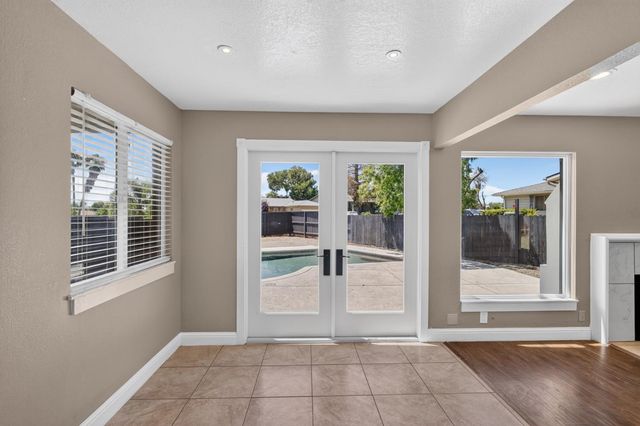6101 Shenandoah Dr, Sacramento, CA 95841