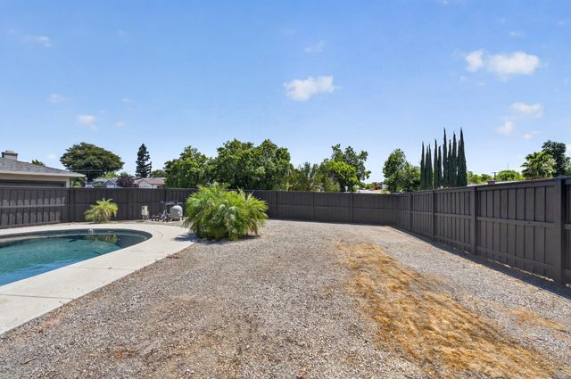 6101 Shenandoah Dr, Sacramento, CA 95841