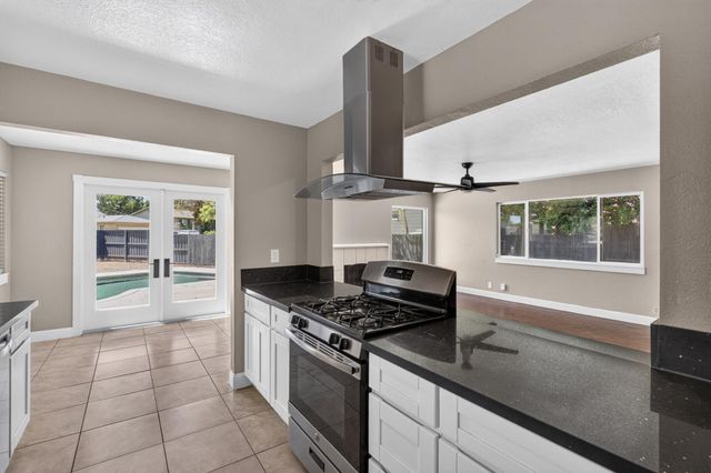 6101 Shenandoah Dr, Sacramento, CA 95841