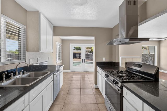 6101 Shenandoah Dr, Sacramento, CA 95841